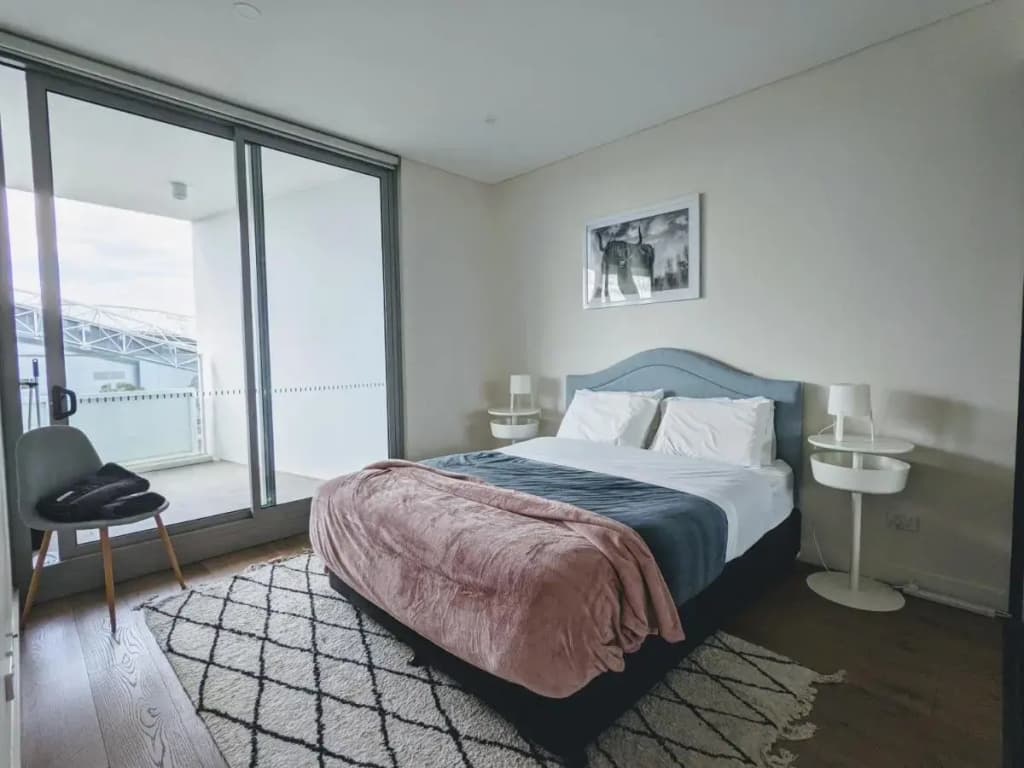 Luxury 3-bed 2-bath, balcony, with pool included, NO PARTIES! - photo 4
