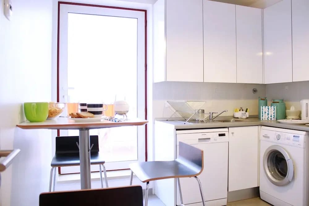 ALTIDO Modern 1-bed Apt w/terrace, moments from São Bento Palace - photo 18