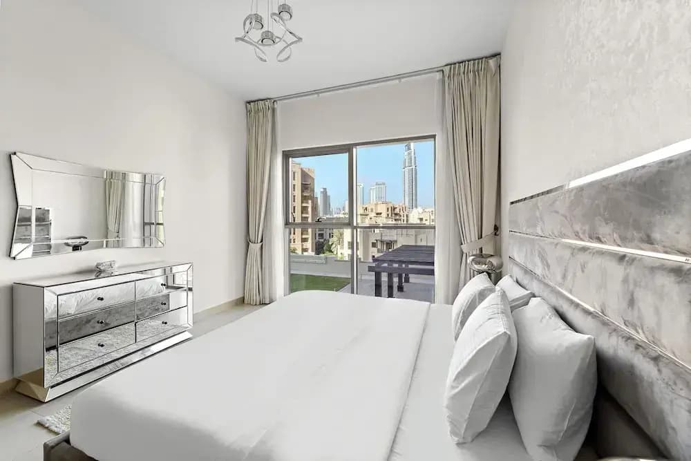 2BR 203 Bellevue Tower 1 - photo 4