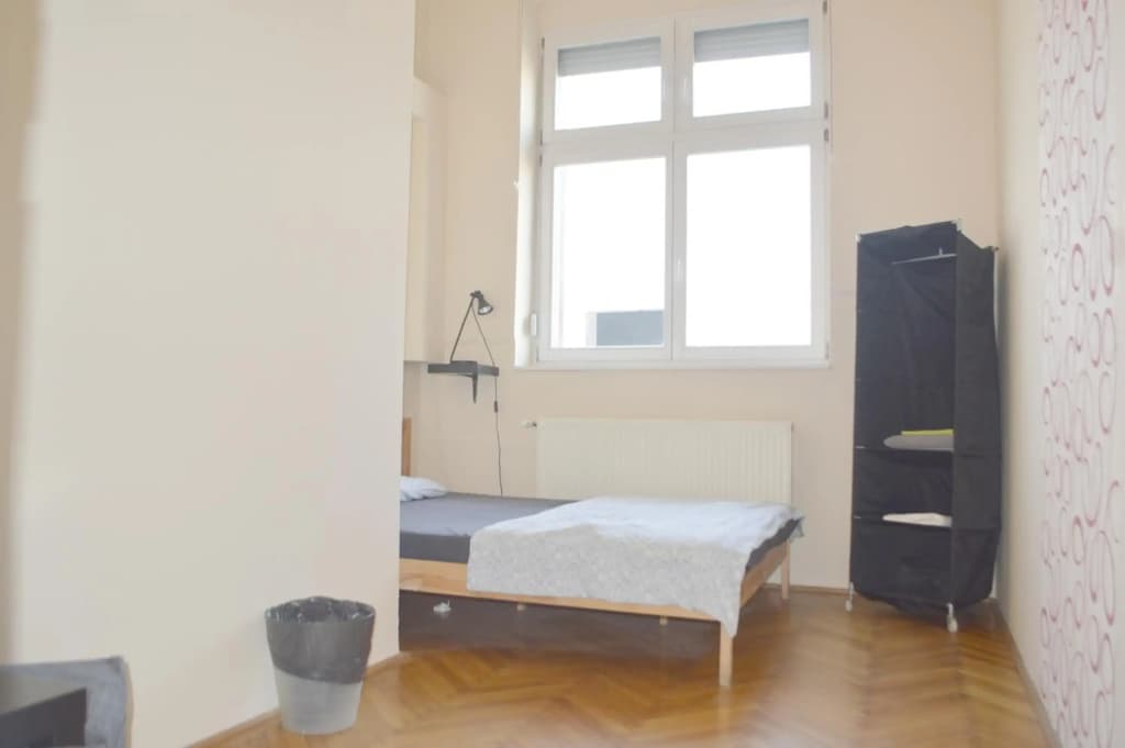 Artist Guest House - photo 3