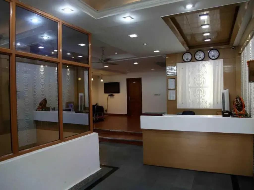 Hotel Alaska - photo 2