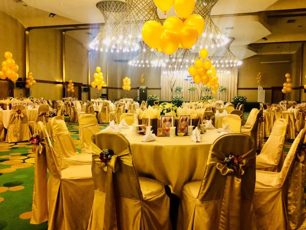 Indra Regent Hotel - photo 38