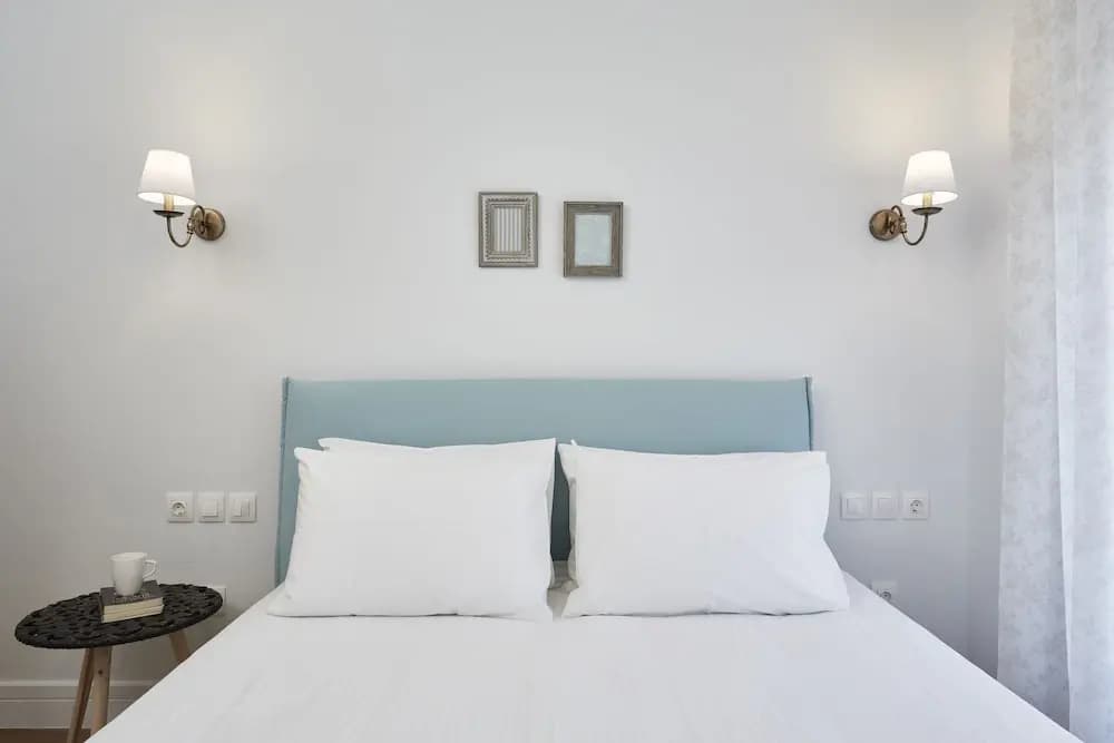 Luxury n Chic Athens Museum Apt - photo 6