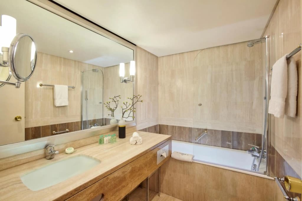 Warwick Champs-Elysées Hotel - photo 26