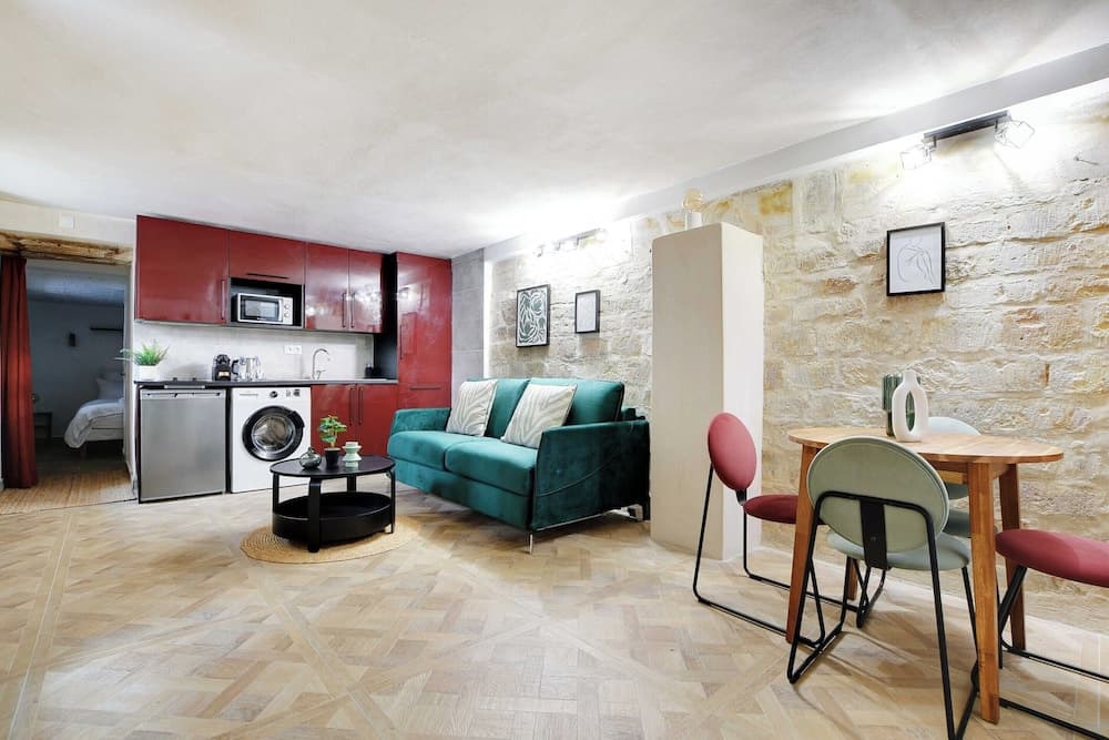 Charming Appt- 4p/1br- in the Heart of the Marais - photo 19