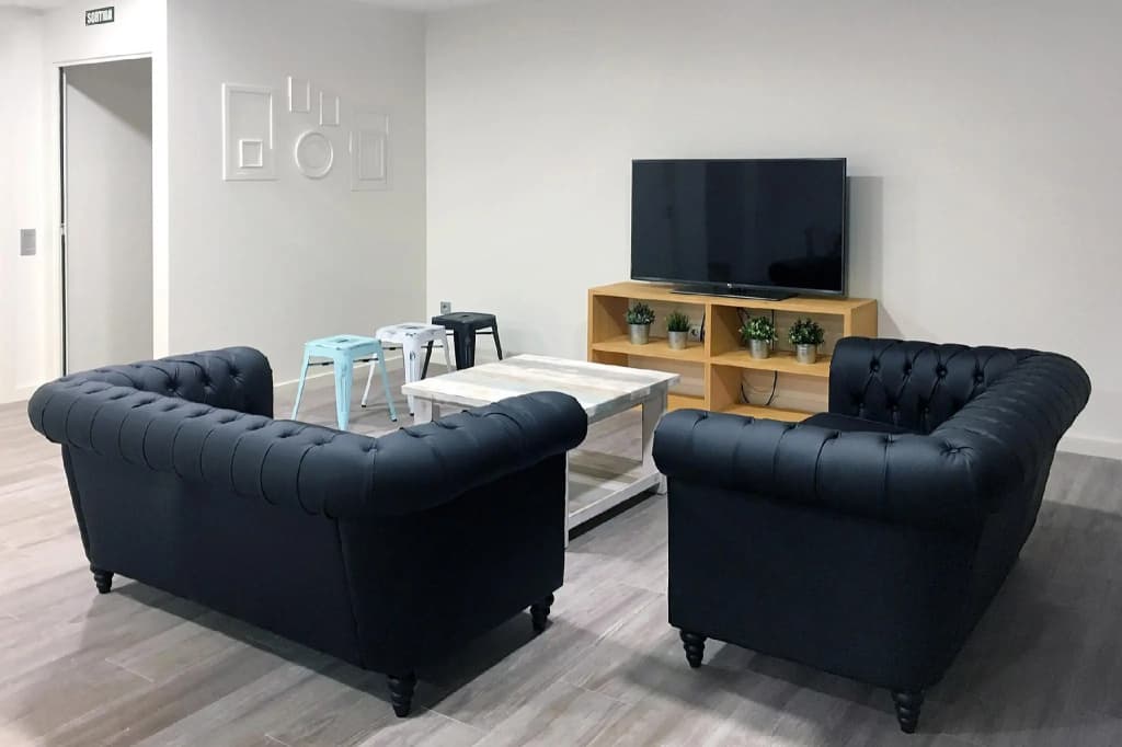 Meeting Point Hostels - photo 3