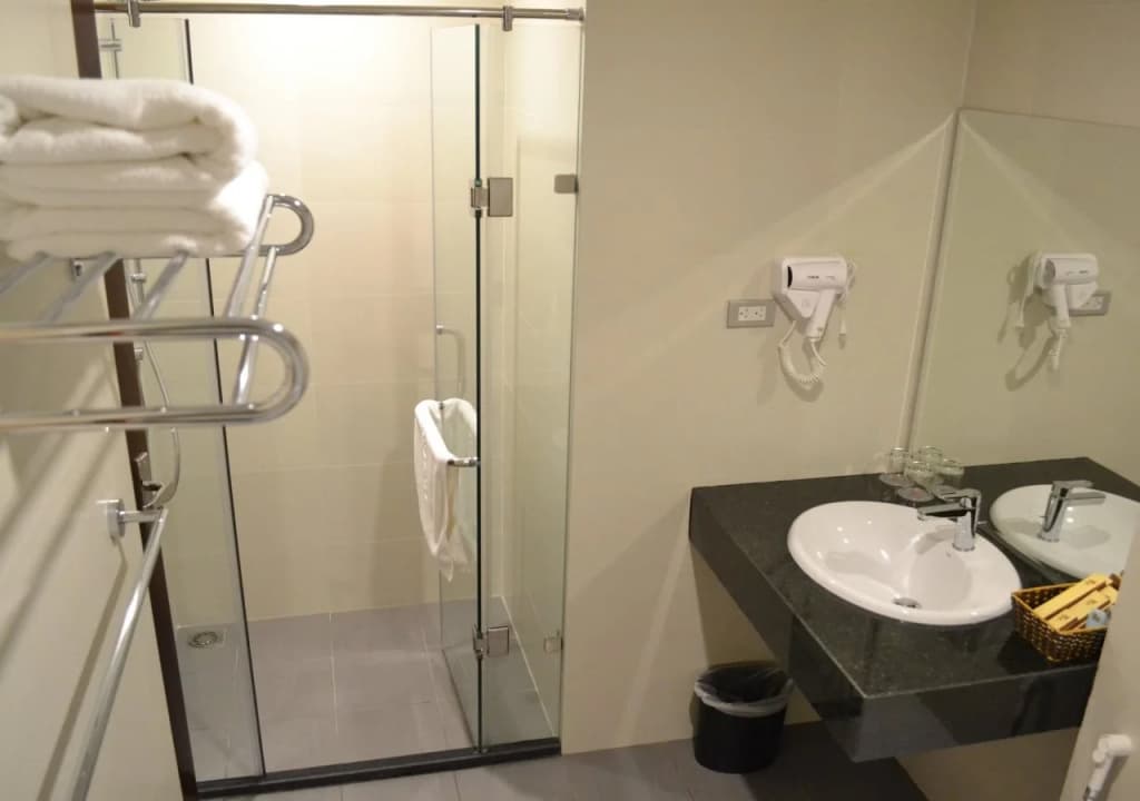 Thuy Nga Hotel Halong - photo 10