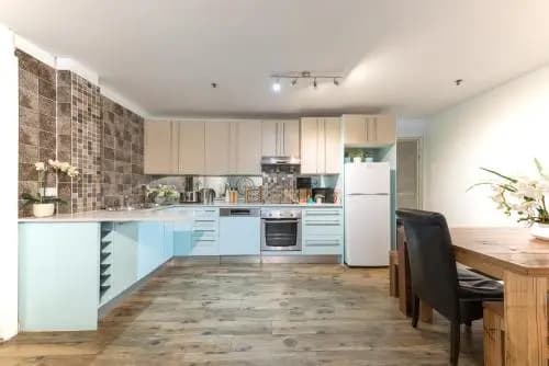 Bondi Breeze Apartment - photo 21