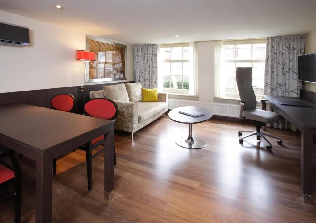 Krasnapolsky Apartments - photo 3