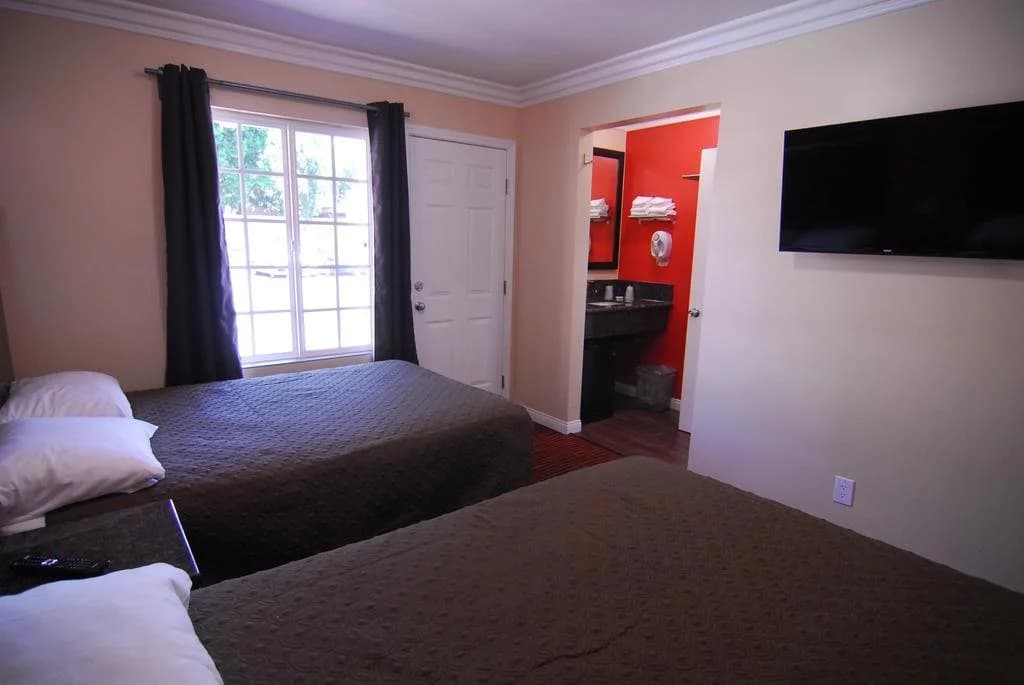 Studio City Inn - photo 7