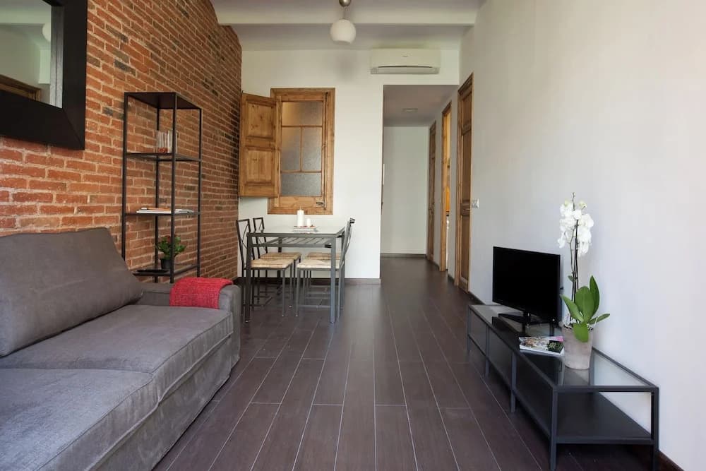 Beautiful Eixample Flat for Families - photo 11