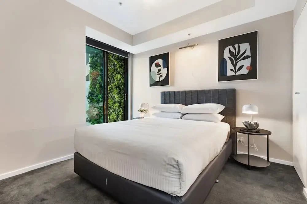 Impeccably Chic 2-bed With Views & Fab Amenities - photo 2