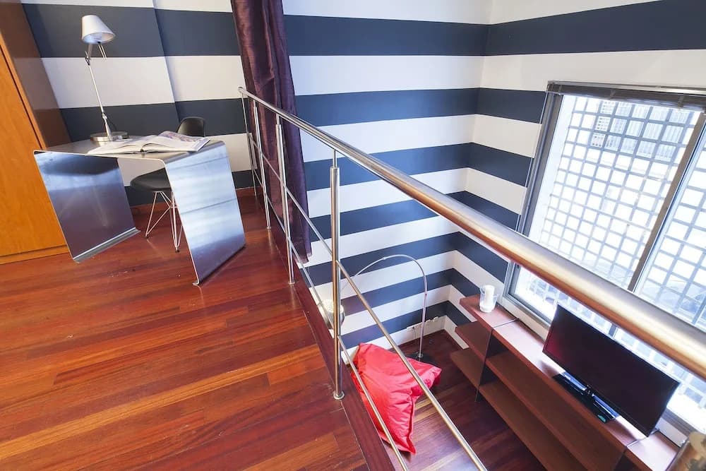 My Space Barcelona Gracia Pool B32 - photo 8