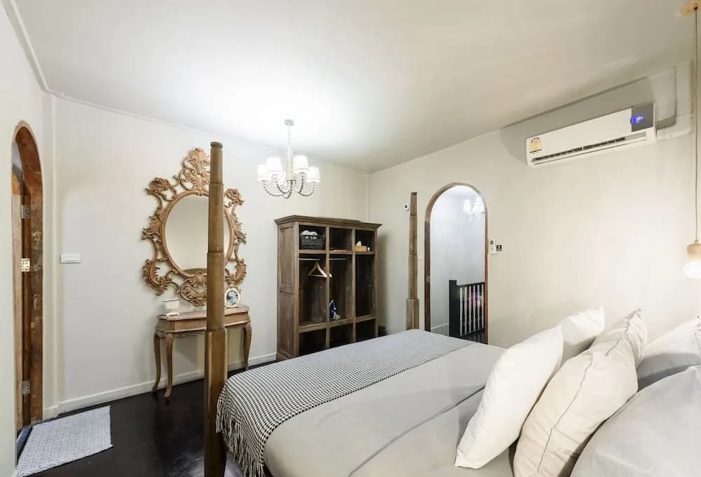 Lion's Den Hotel - photo 4