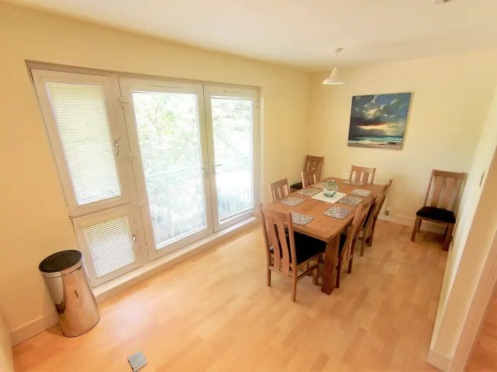 Charming 4 Bedroom Apartment by Royal Botanic Garden - photo 15