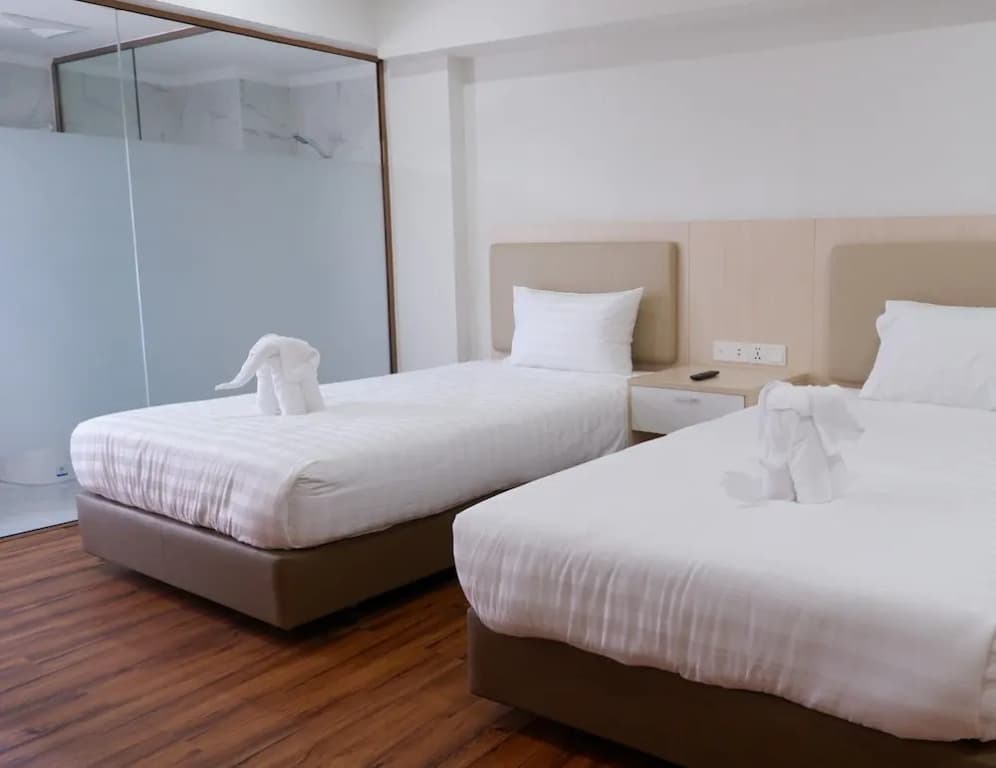 lucky Elephant Hotel - photo 2