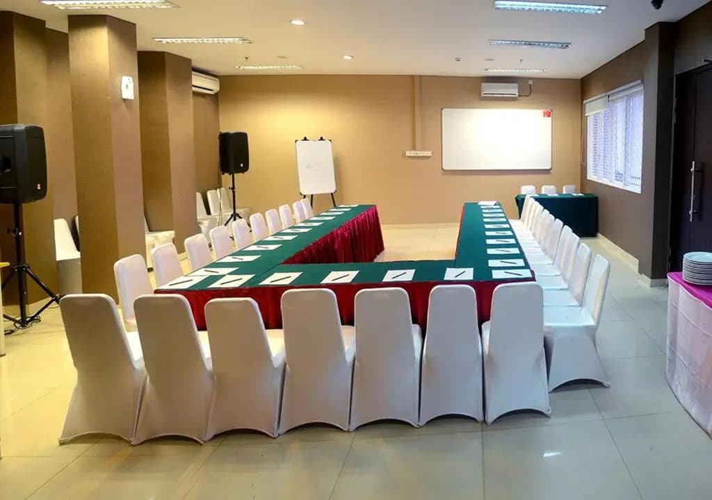 World Hotel - photo 19
