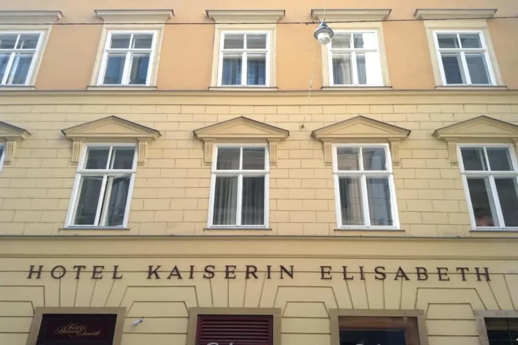 Hotel Kaiserin Elisabeth - photo 1