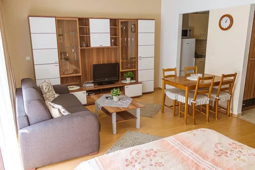 DnD Apartments - photo 4
