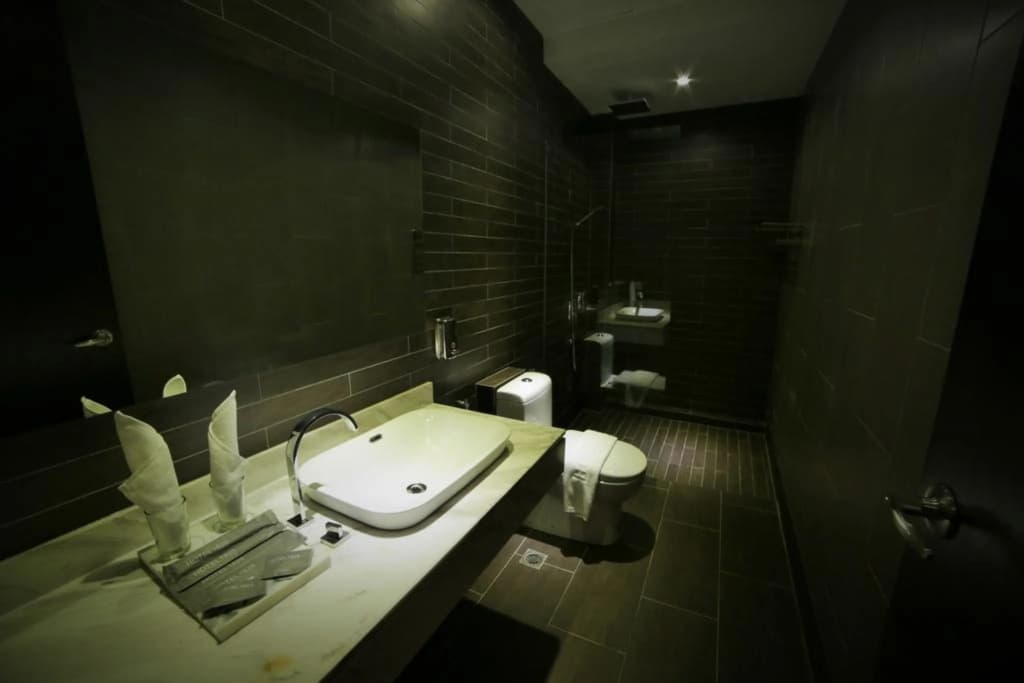 1825 Gallery Hotel - photo 8