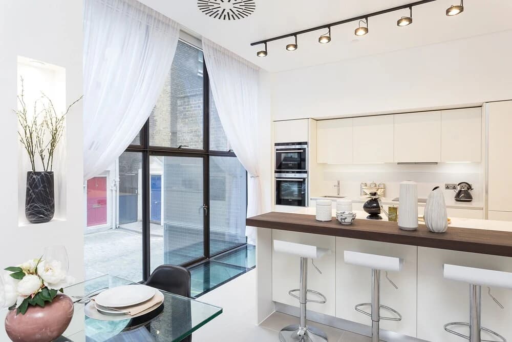 Urban Chic - Chiltern and Baker - photo 3
