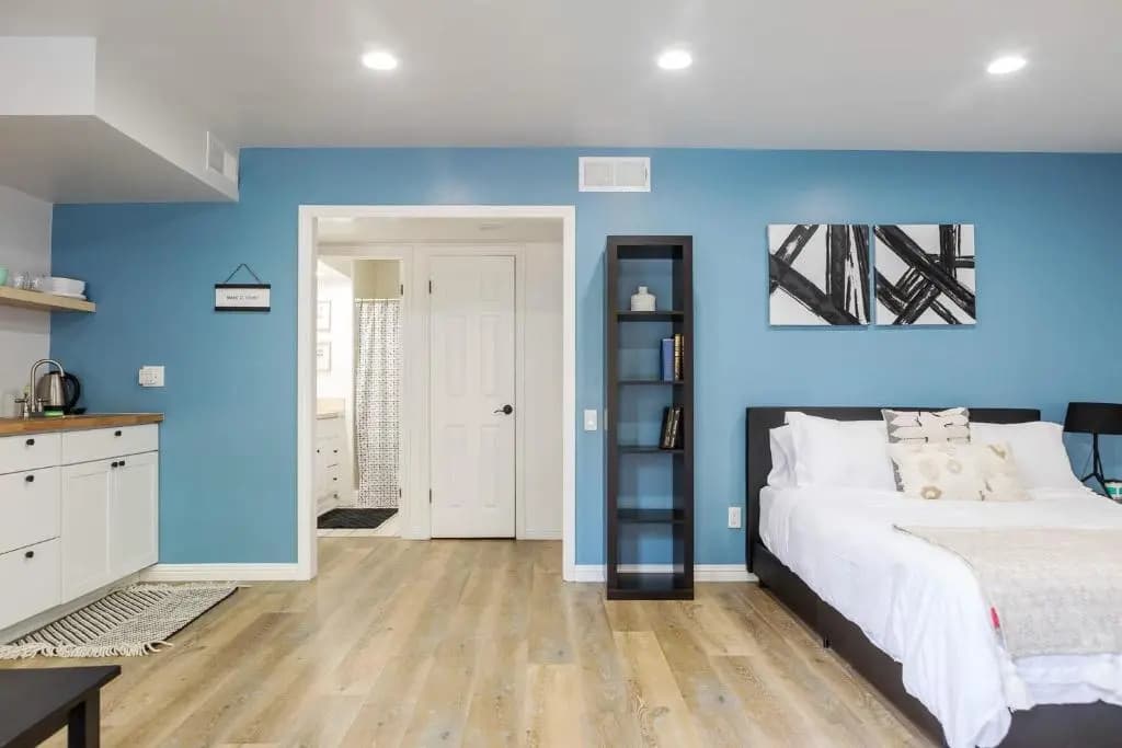 Spacious Guest Studio with Private Entry - main photo