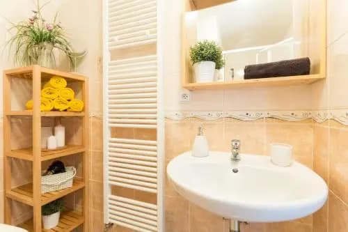Jane's Attic Apartment - photo 9