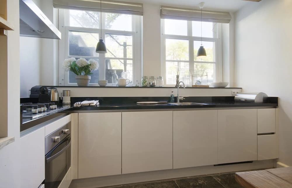Modern & Luxurious 2 Bedroom Apartment - photo 16