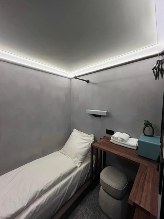 The Hyve Capsule hostel Amsterdam - photo 17