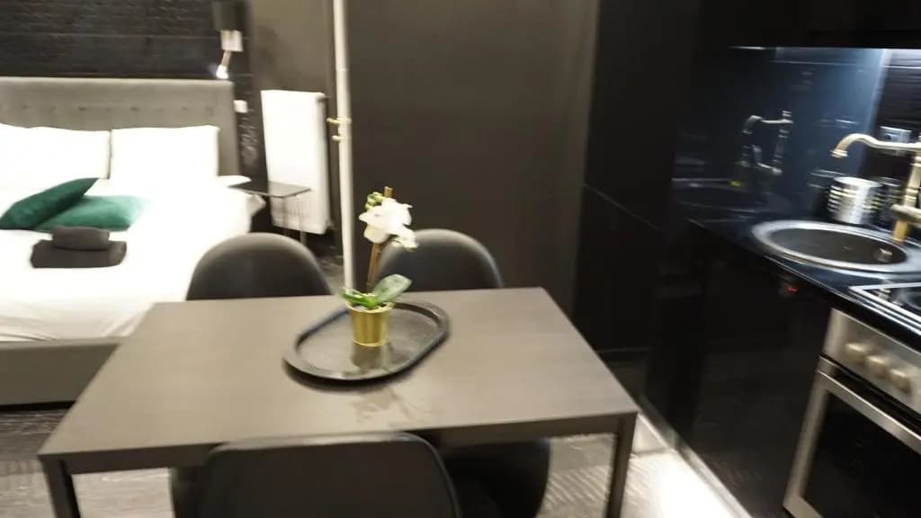 Exclusive Design Studio with Yard - photo 11