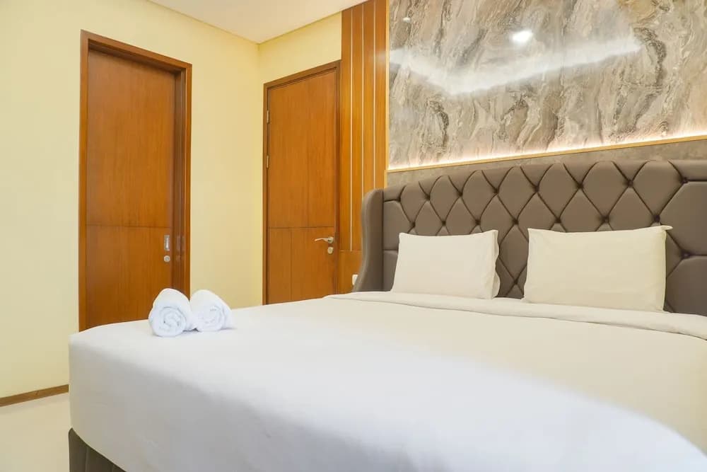 Homey And Spacious 2Br At Samara Suites Apartment - photo 3