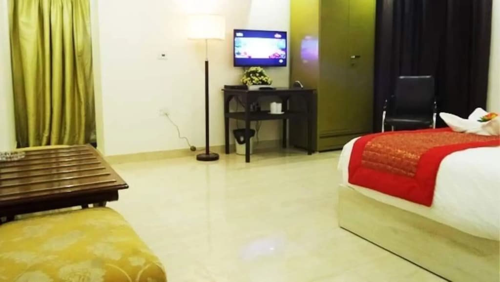 Airport Hotel Mahal - photo 4