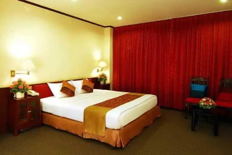 Suriwongse Tower Inn - photo 6