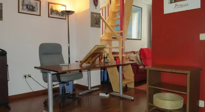 Cozy Central Apartment - photo 6
