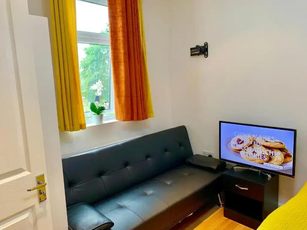 1 Bed Apartment,Recep,Kitchen,Bath - photo 6