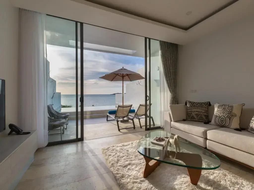 Skye Beach Hotel - photo 6
