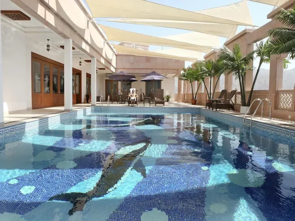 Platinum Hotel - photo 10