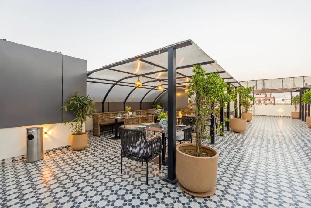 Saltstayz Premier - Paschim Vihar - photo 44