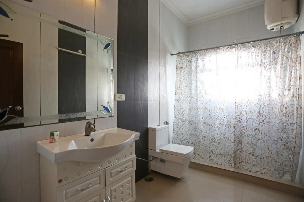 OYO DEL353 Murti Palace BED & BREAKFAST (Under the scheme of All India ) - photo 5