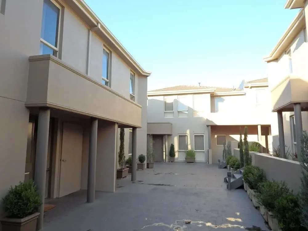 Park Avenue - Kew - photo 12