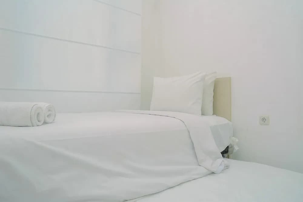 Comfy and Beautiful 2BR Menteng Square Apartment - photo 5