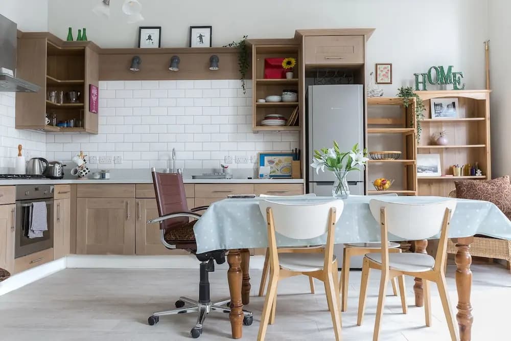 Bright Two BR Period Apartment in Whitechapel - photo 14