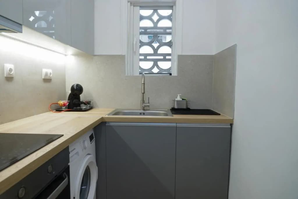 Modern studio apartment very close to city centre - photo 13