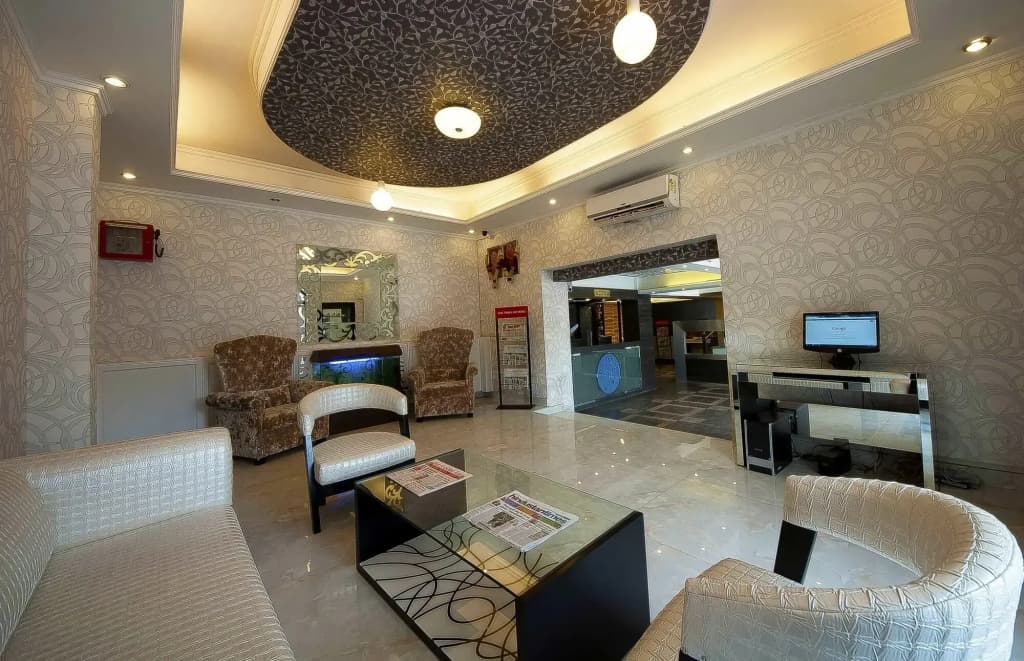 Hotel Pitrashish Premium - photo 1