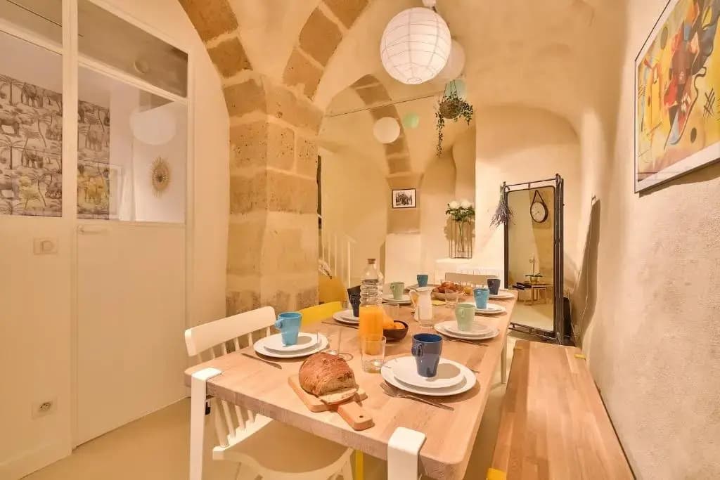 New Stunning 4 Bdrs Apt, With AC – Le Marais - photo 16