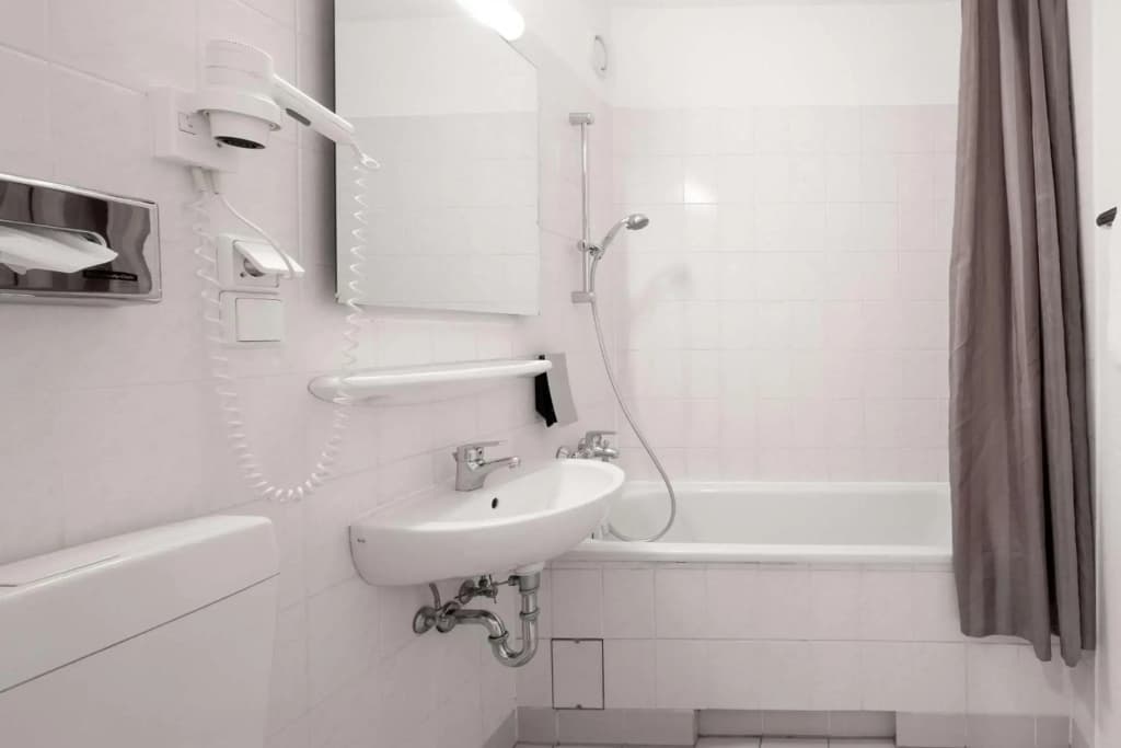 Hotel Berlin Lichtenberg - photo 9