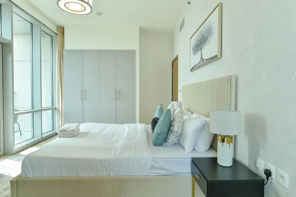 Dubai Canal View 1 BR Premium Apartment - AMN - photo 2