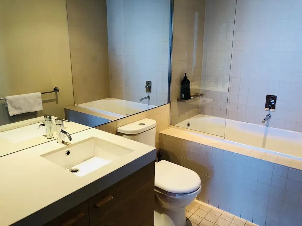 Astonishing Docklands View Deluxe Room - photo 9