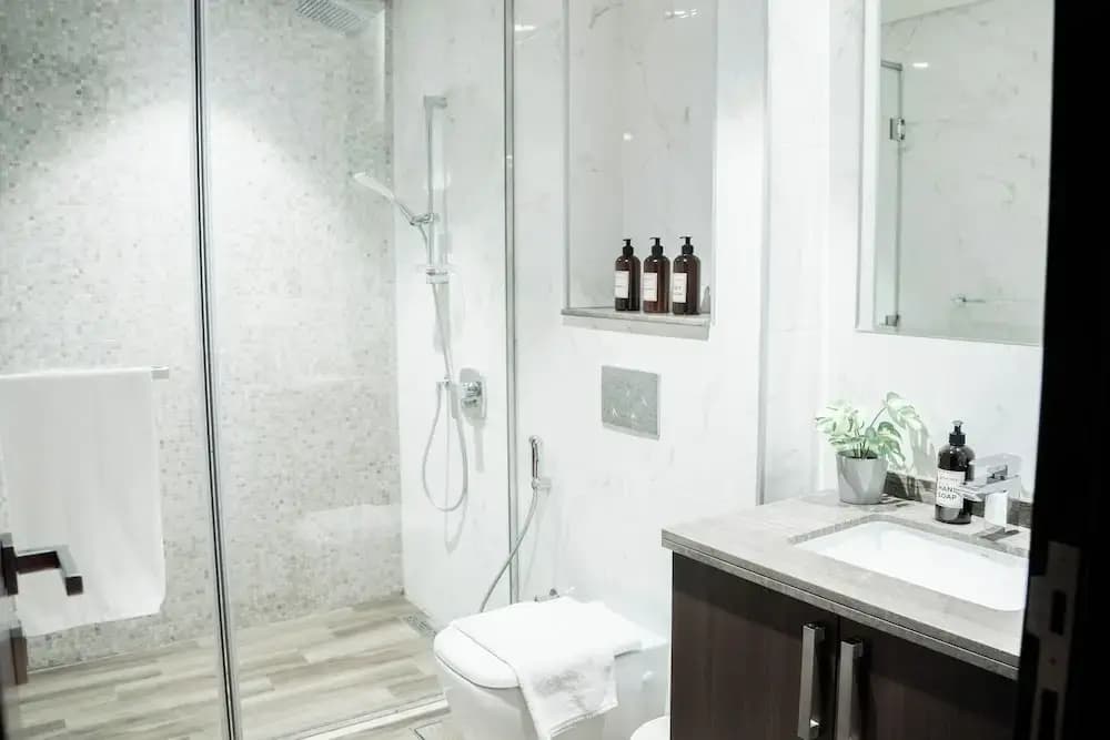 Luxury Studio Rooftop Pool & Gym Access - photo 9