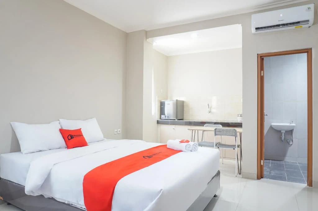 Residences by RedDoorz near MT Haryono (Minimum Stay 6 Nights) - photo 3